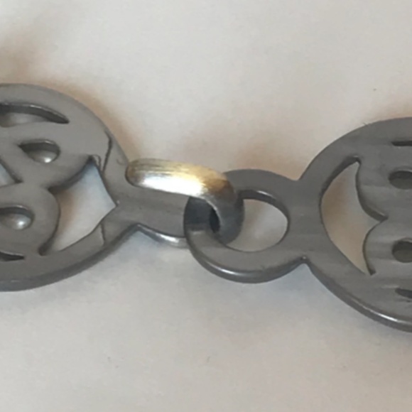 celtic swirl cloak clasp in silver - Picture 2 of 7